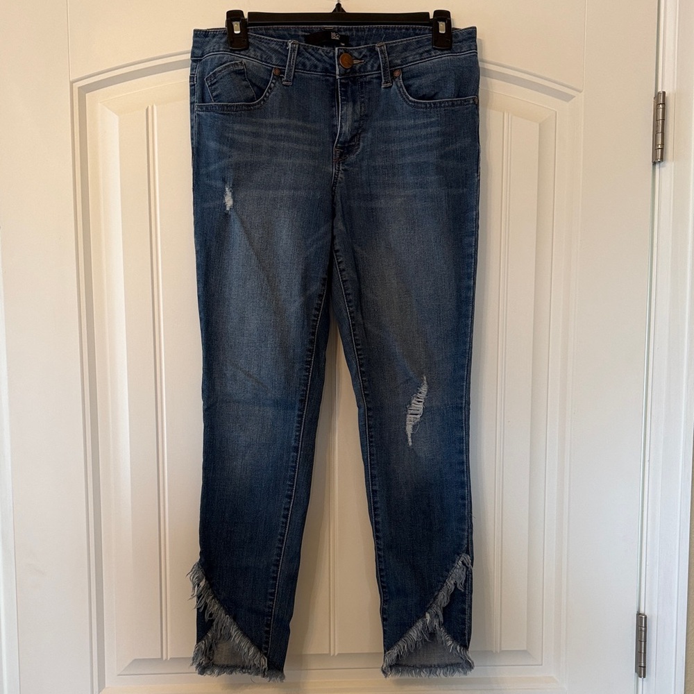 1822 Denim Frayed Hem Crop Jeans Dark Blue